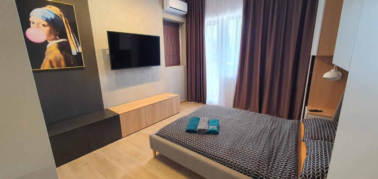 City Center Chic Studio Бухарест Экстерьер фото