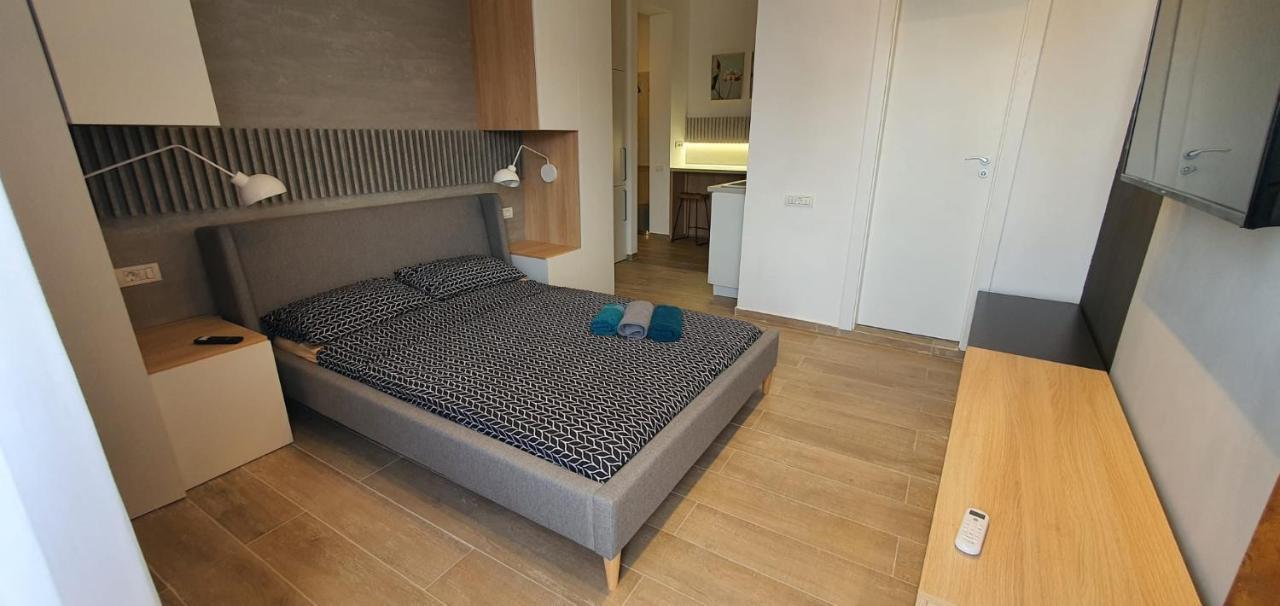 City Center Chic Studio Бухарест Экстерьер фото